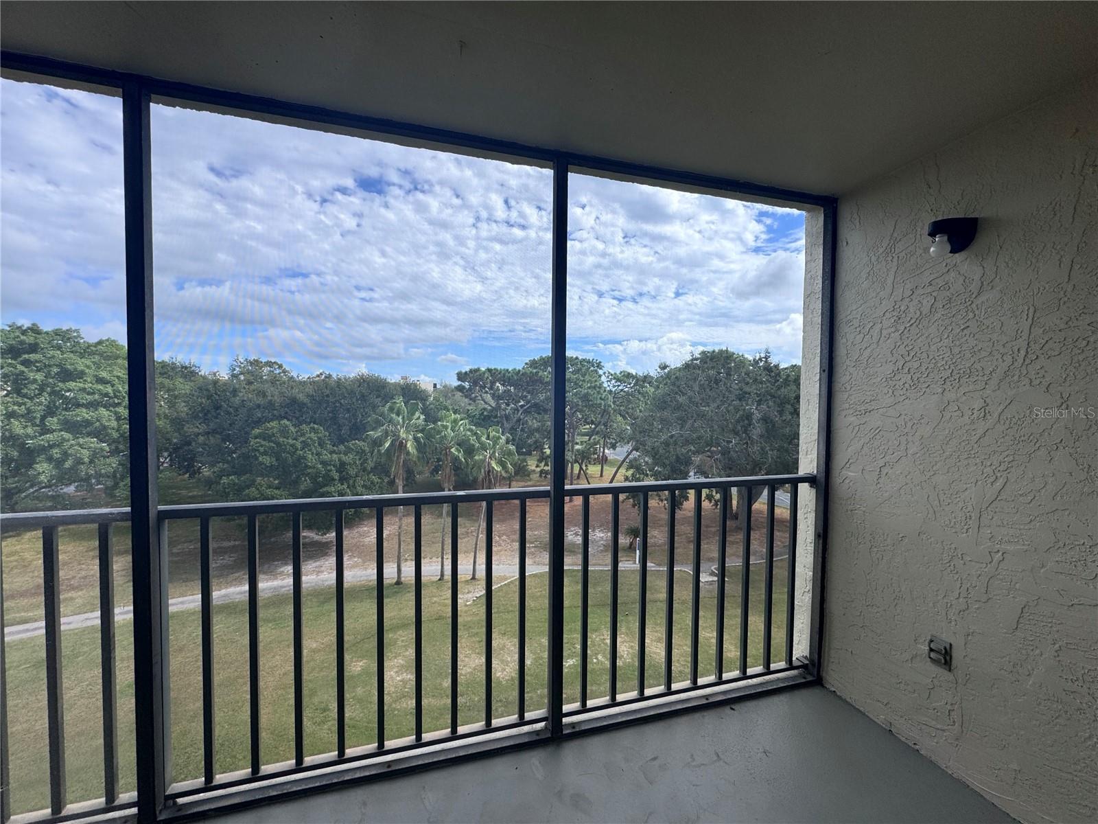 Image 22 of 38 For 800 Cove Cay Drive 5d