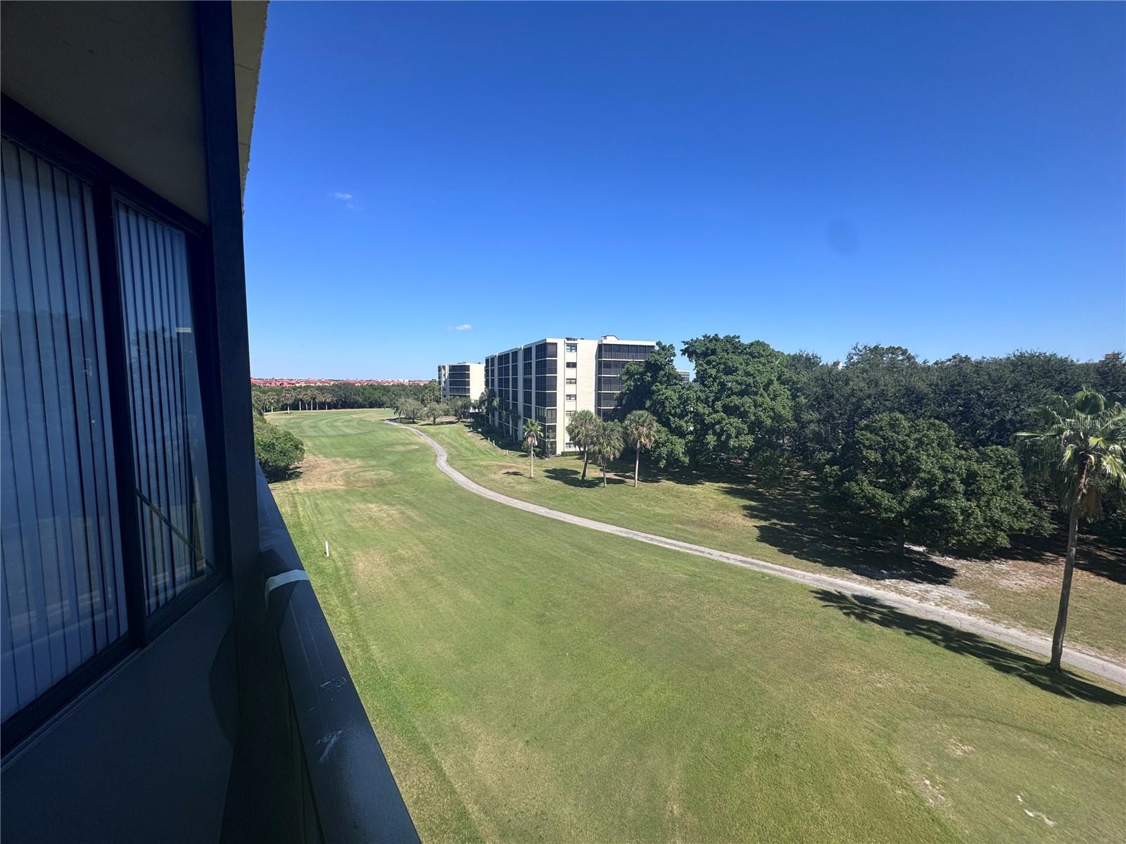 Image 25 of 38 For 800 Cove Cay Drive 5d