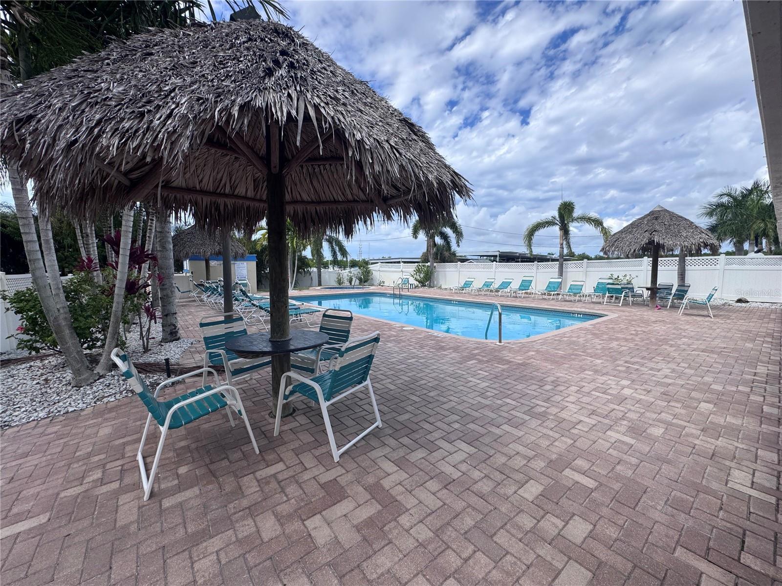 Image 29 of 38 For 800 Cove Cay Drive 5d