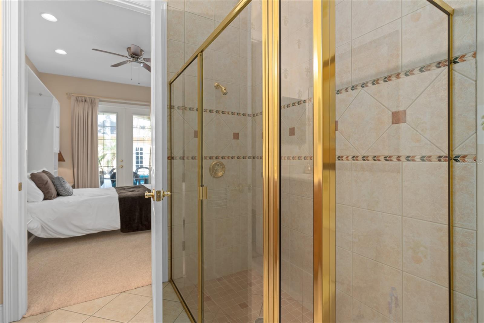 Image 12 of 71 For 1529 Euston Drive
