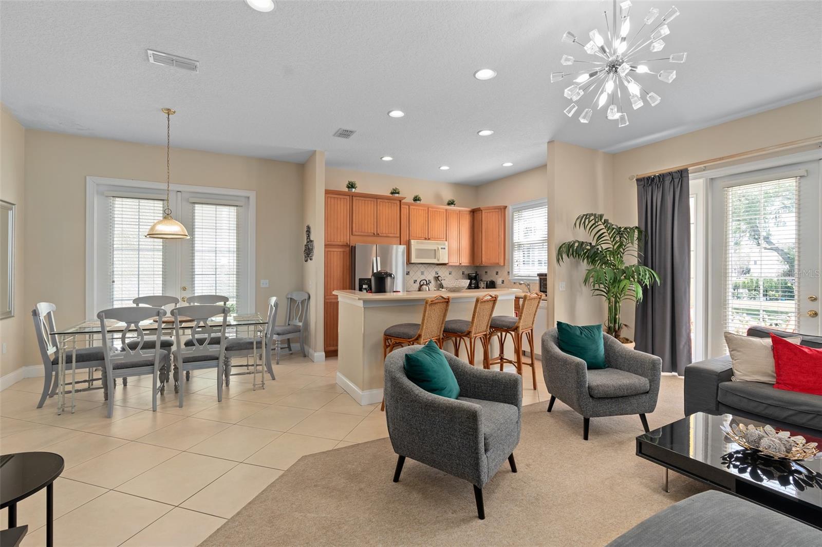 Image 19 of 71 For 1529 Euston Drive
