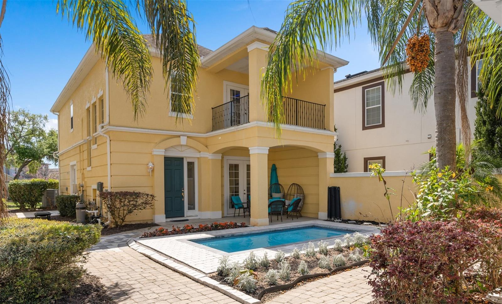 Image 2 of 71 For 1529 Euston Drive