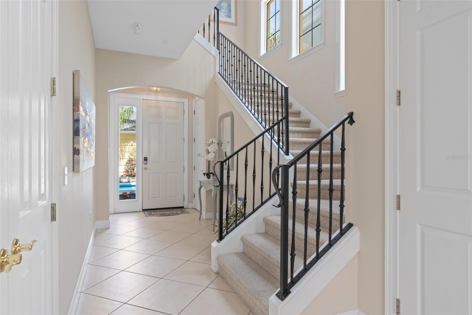 Image 22 of 71 For 1529 Euston Drive