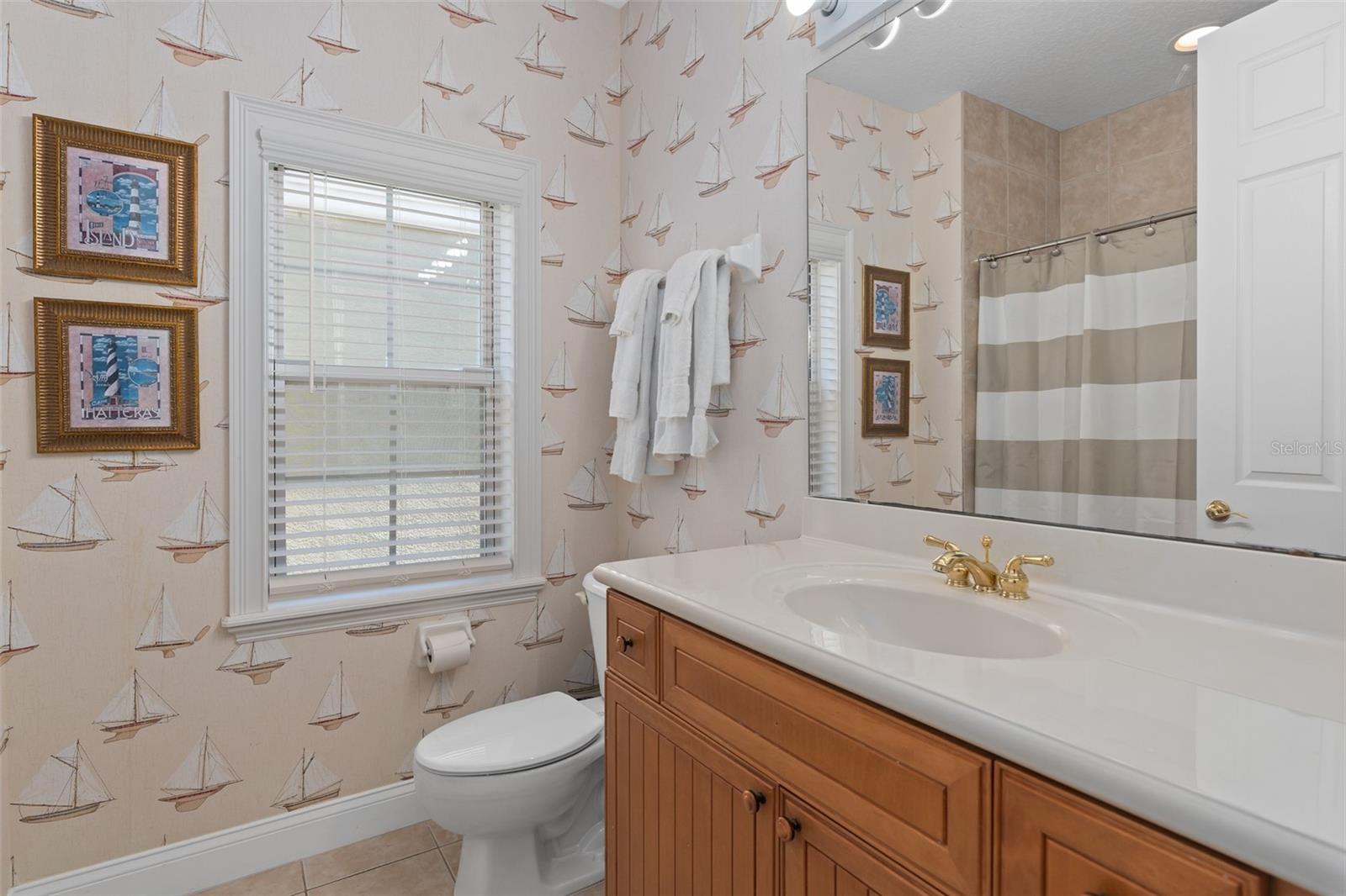 Image 29 of 71 For 1529 Euston Drive