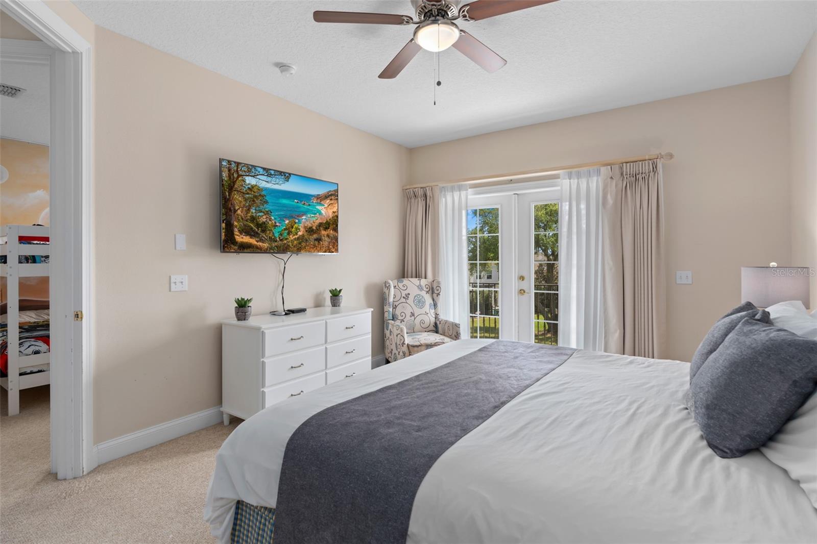 Image 34 of 71 For 1529 Euston Drive