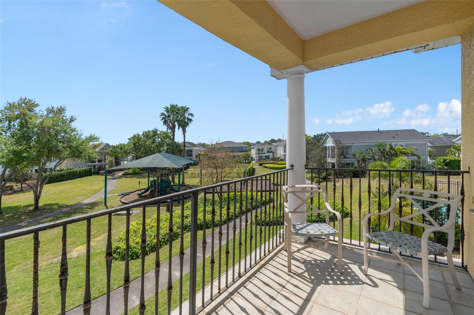 Image 39 of 71 For 1529 Euston Drive