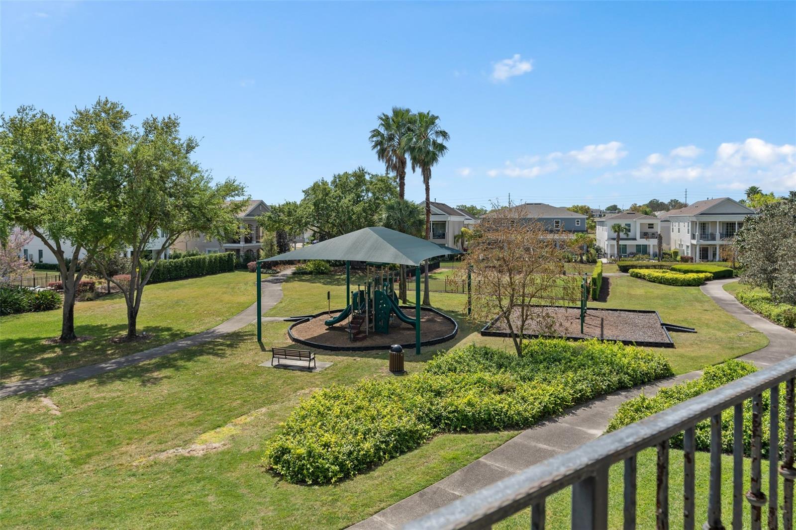 Image 40 of 71 For 1529 Euston Drive