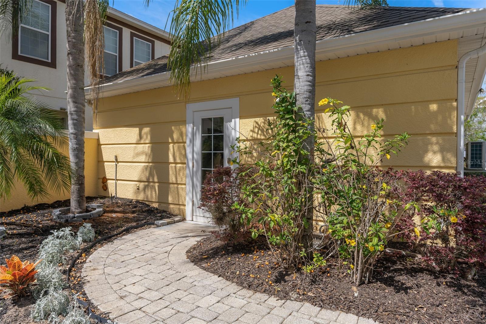 Image 44 of 71 For 1529 Euston Drive