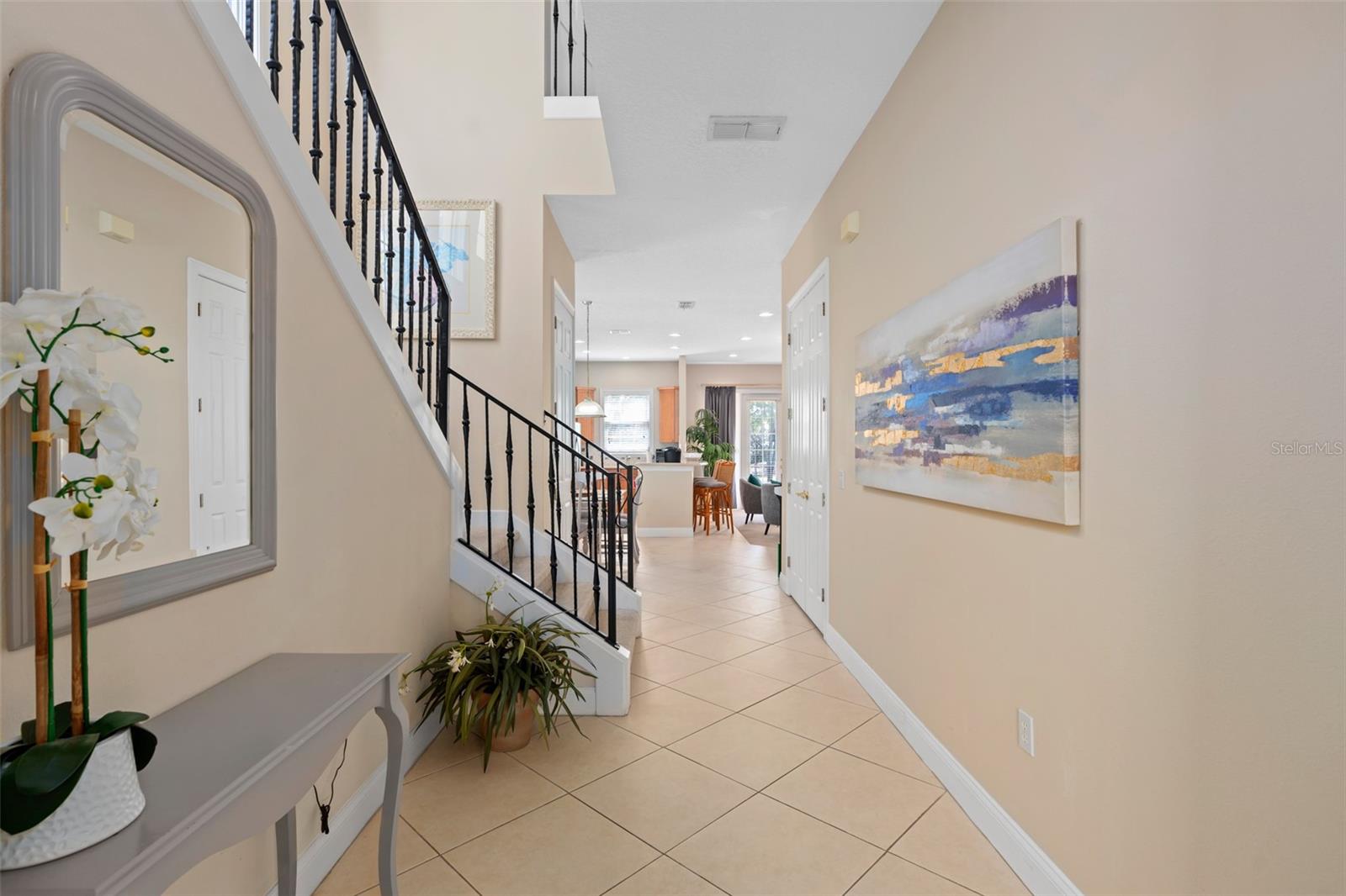 Image 7 of 71 For 1529 Euston Drive