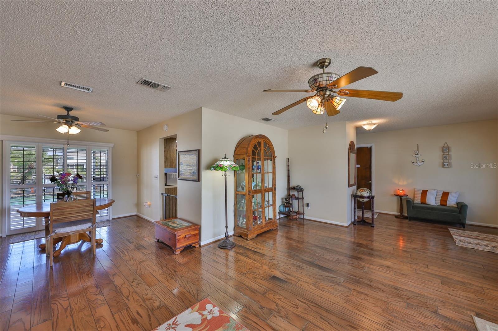 Image 14 of 38 For 727 Flamingo Drive