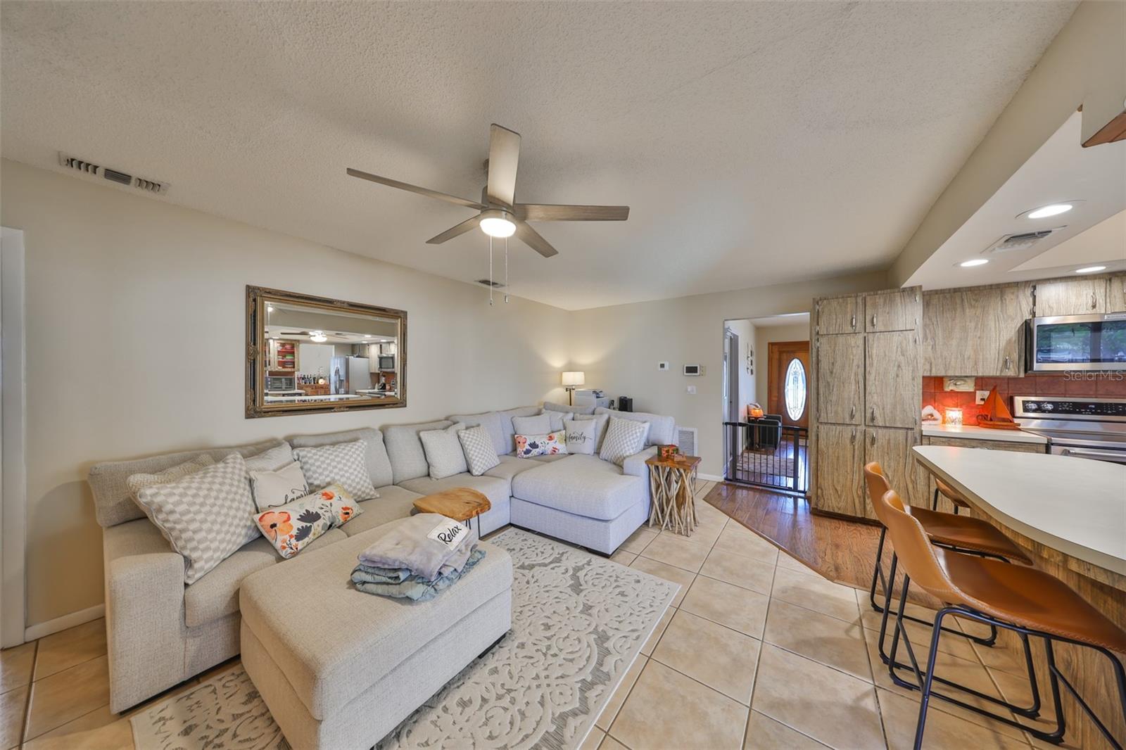 Image 15 of 38 For 727 Flamingo Drive