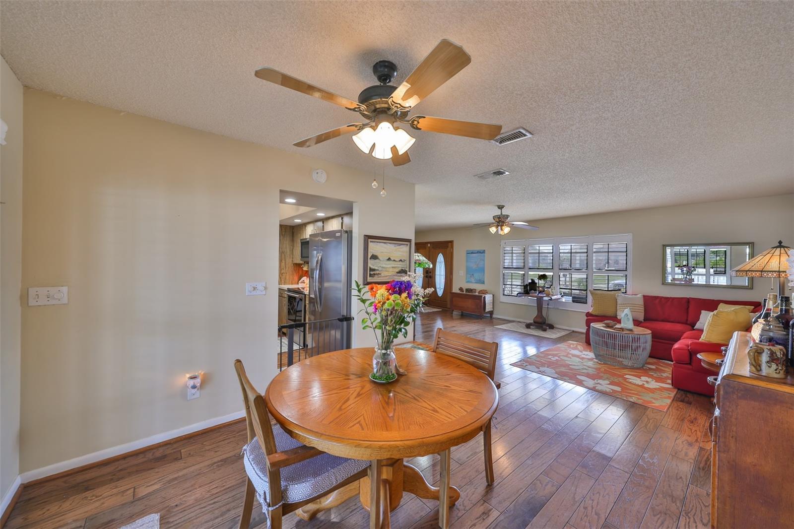 Image 17 of 38 For 727 Flamingo Drive