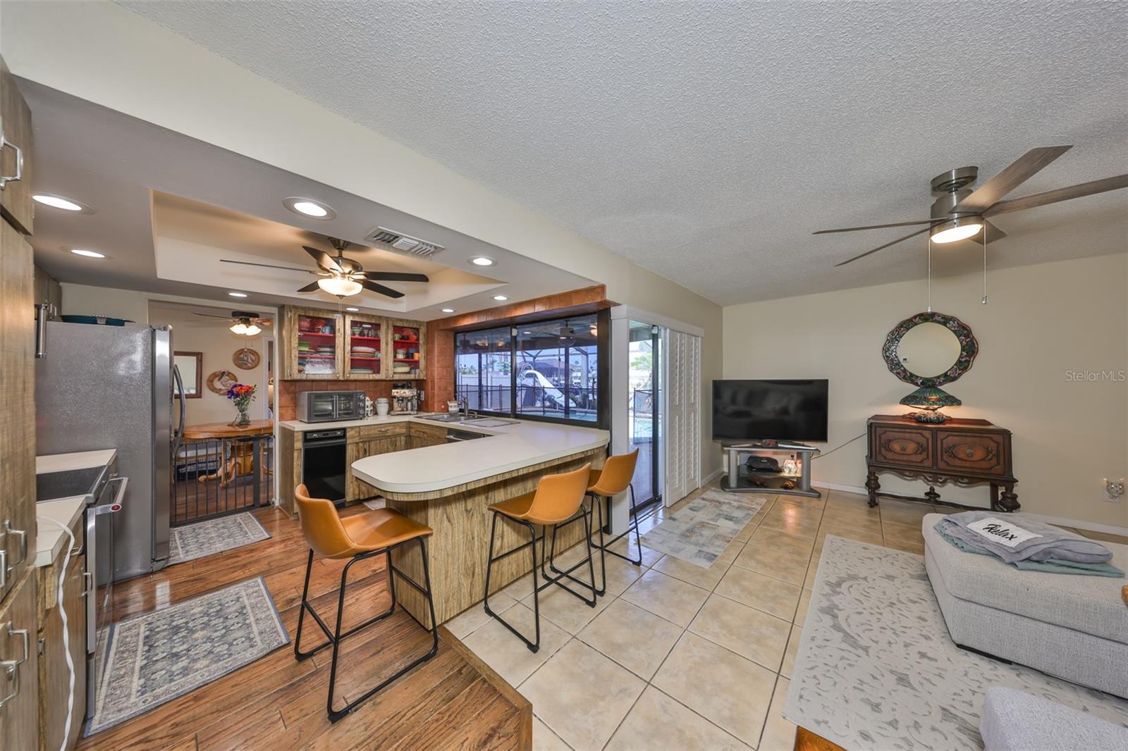 Image 21 of 38 For 727 Flamingo Drive