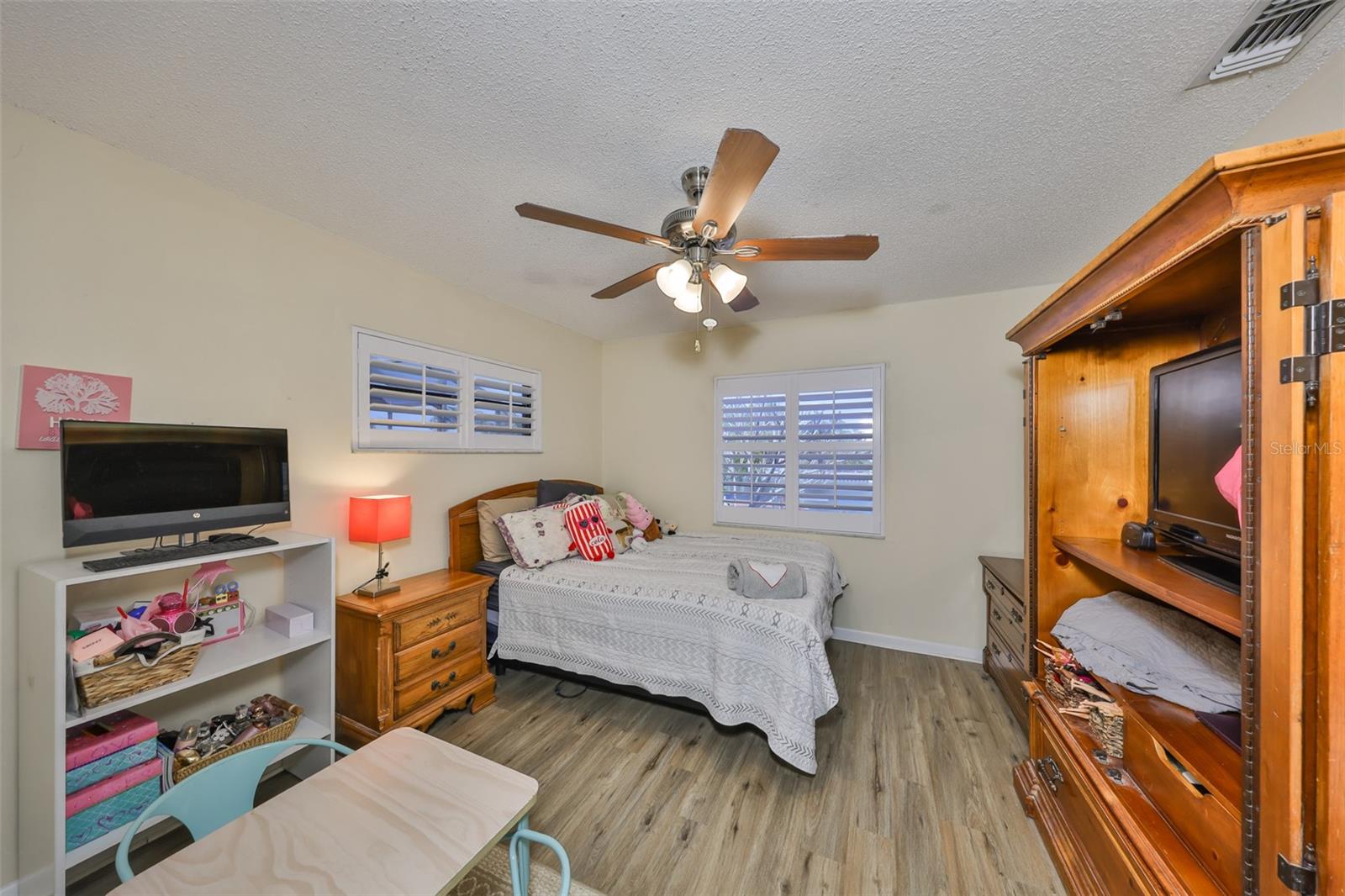 Image 30 of 38 For 727 Flamingo Drive
