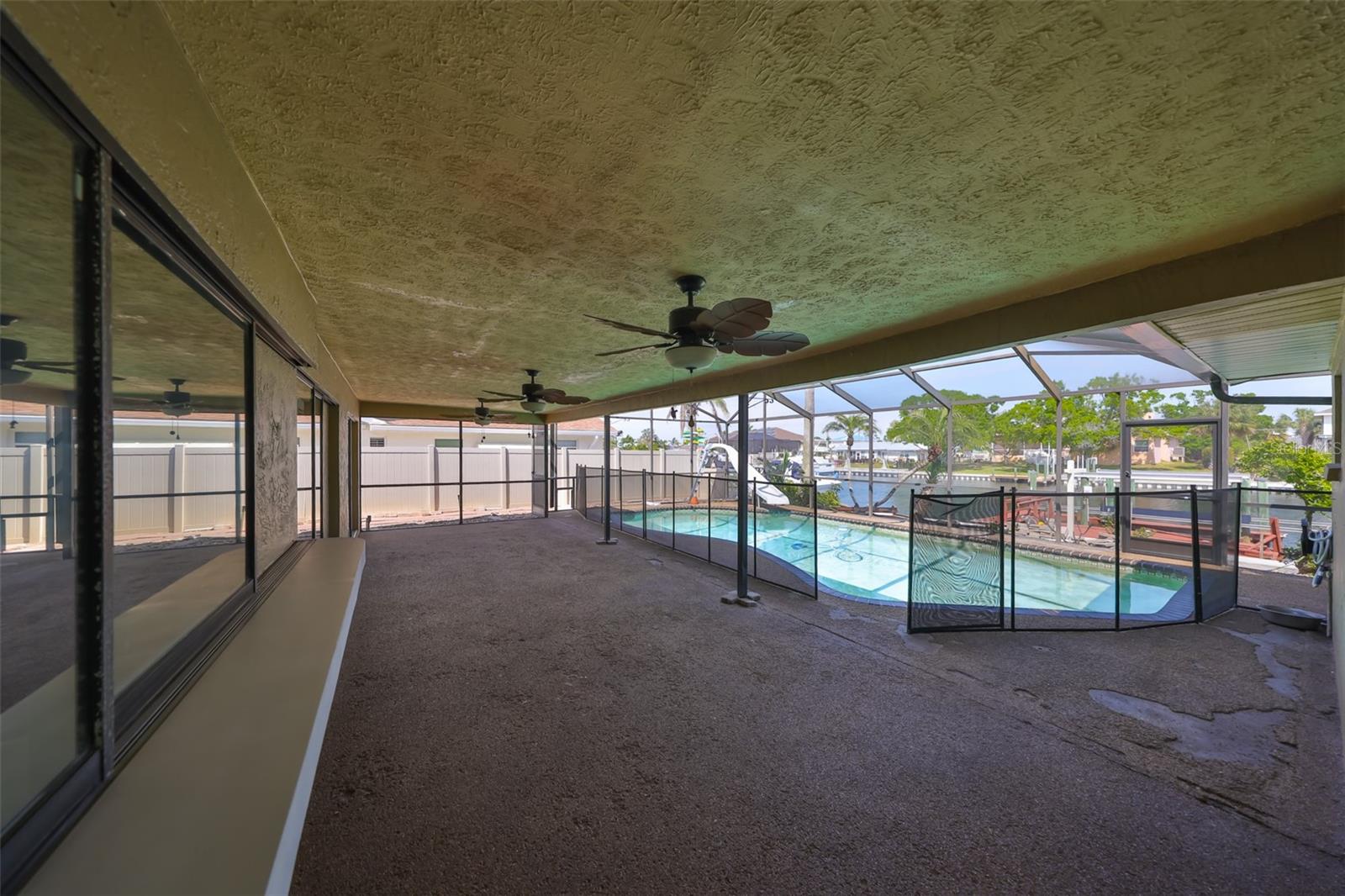 Image 34 of 38 For 727 Flamingo Drive