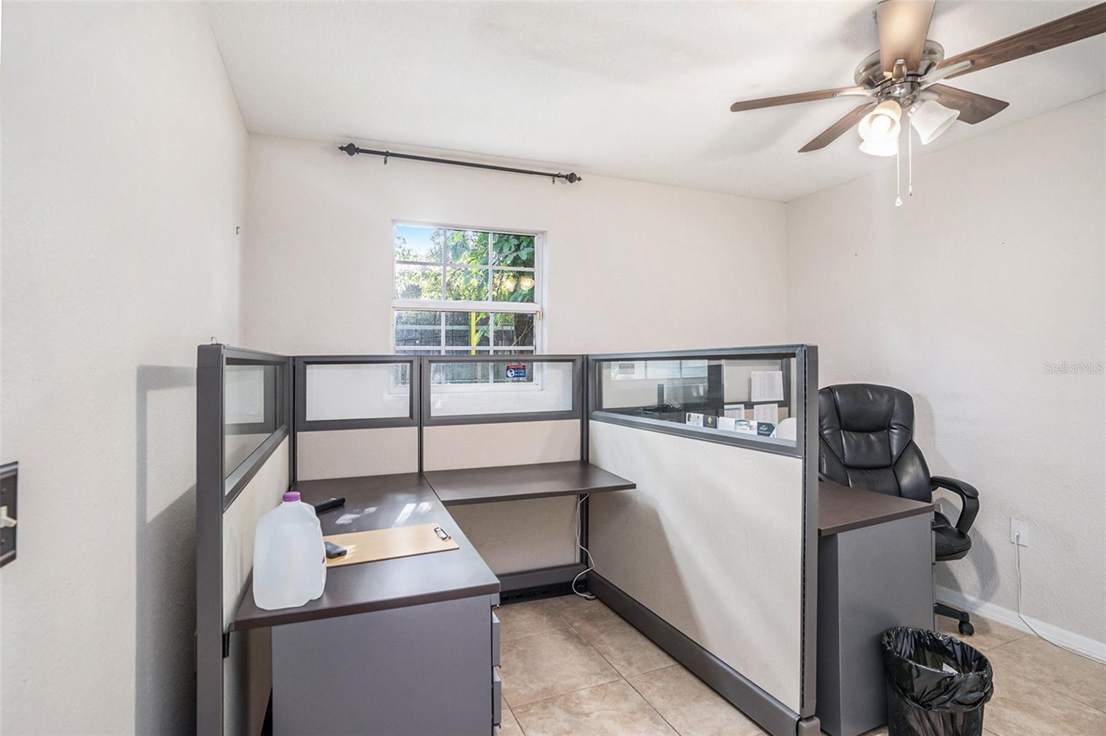 Listing photo id 11 for 329 Pauls Drive 101