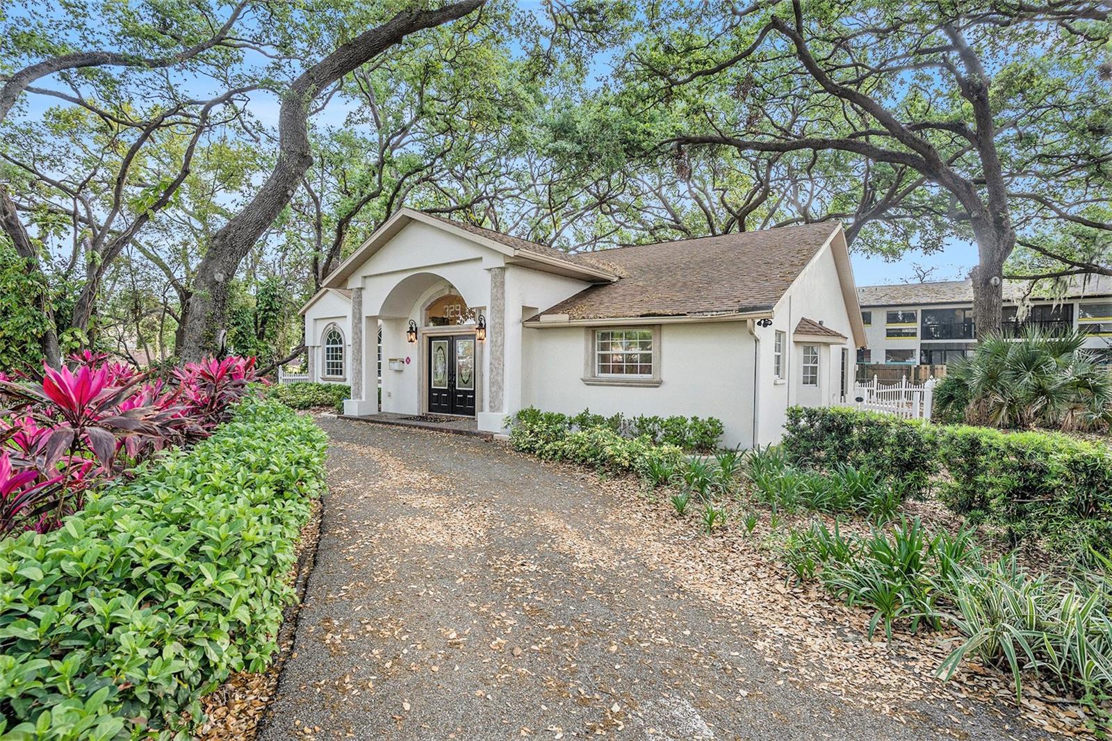 Listing photo id 0 for 329 Pauls Drive 101