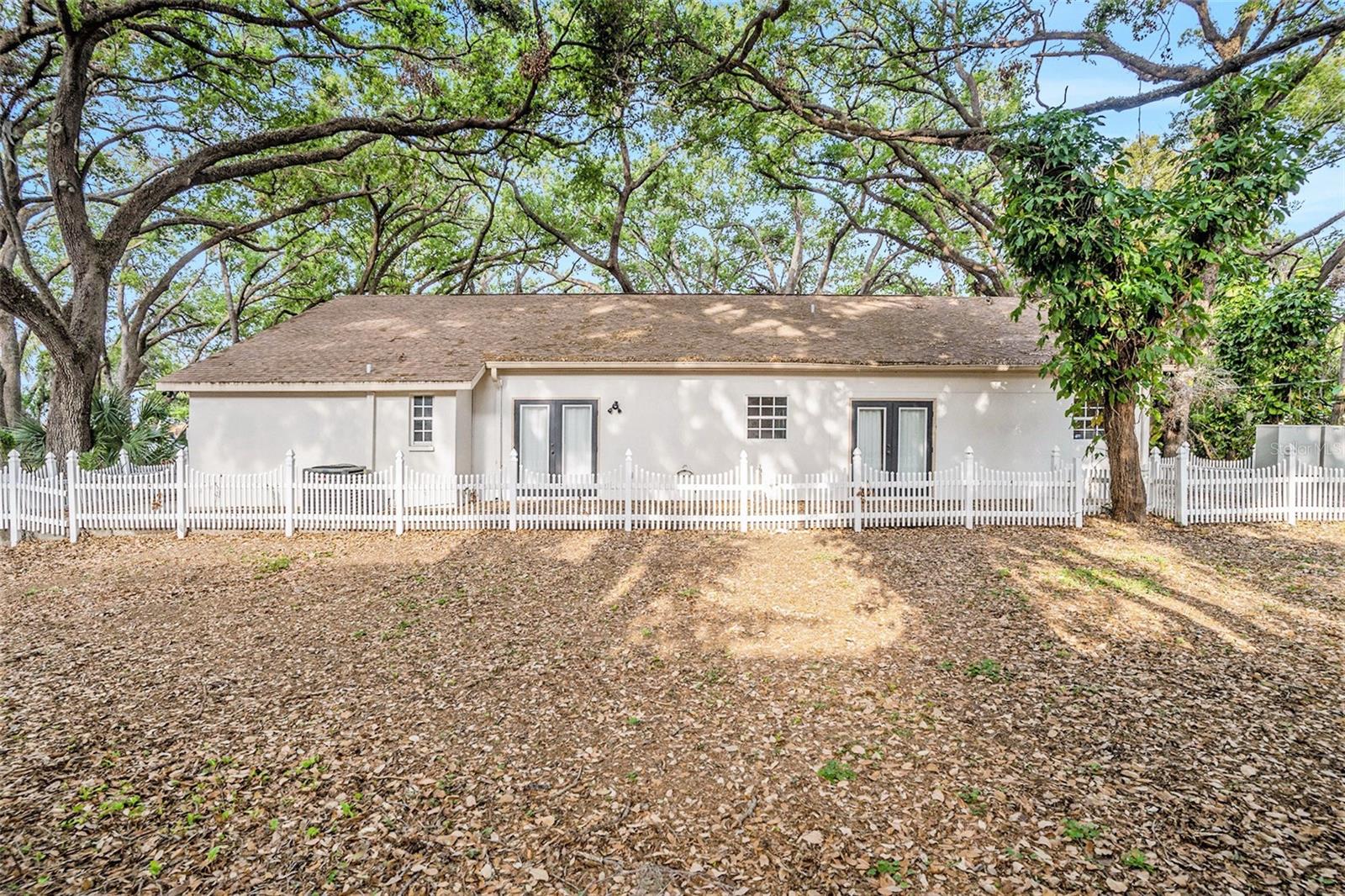 Listing photo id 23 for 329 Pauls Drive 101