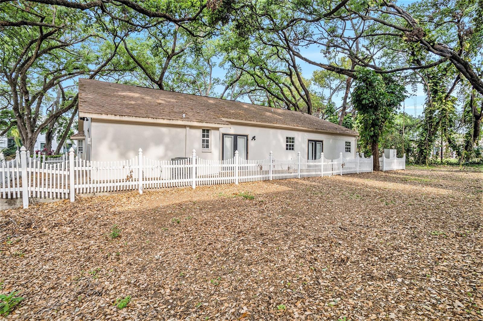 Listing photo id 24 for 329 Pauls Drive 101