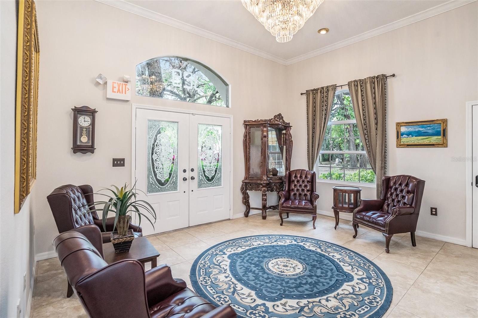 Listing photo id 3 for 329 Pauls Drive 101