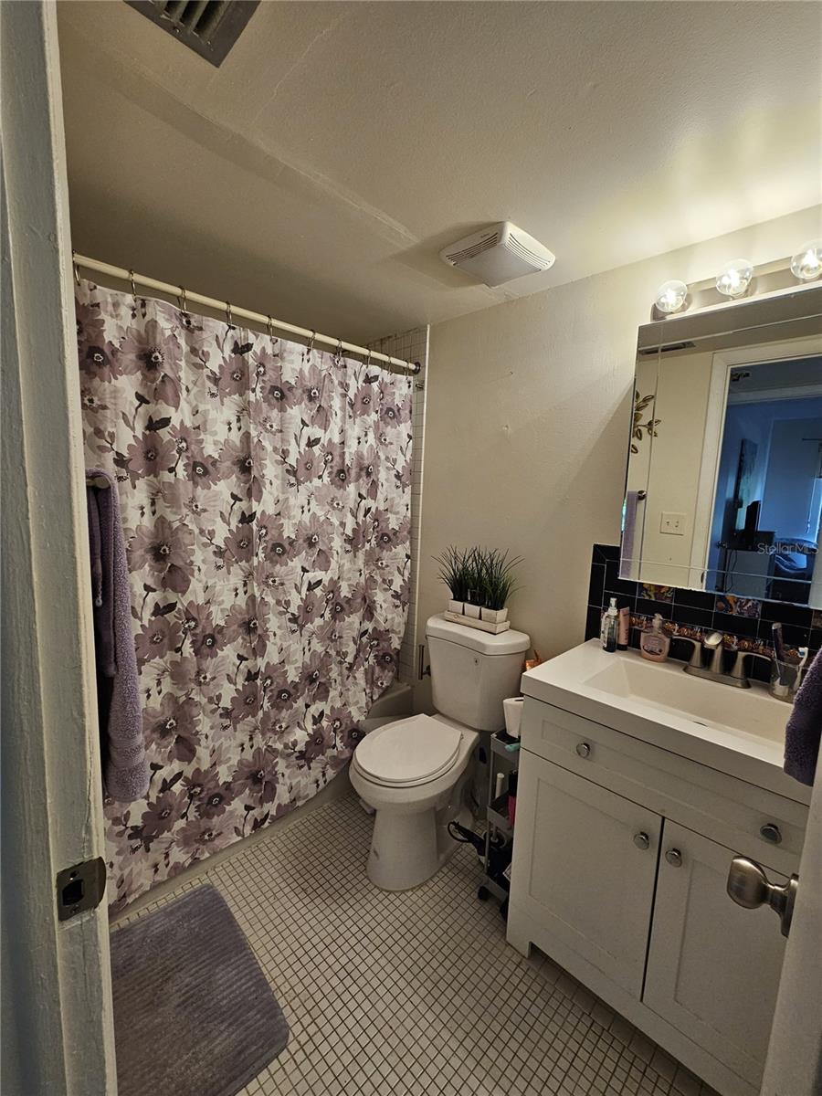 Image 18 of 23 For 770 Village Lake Terrace N 104