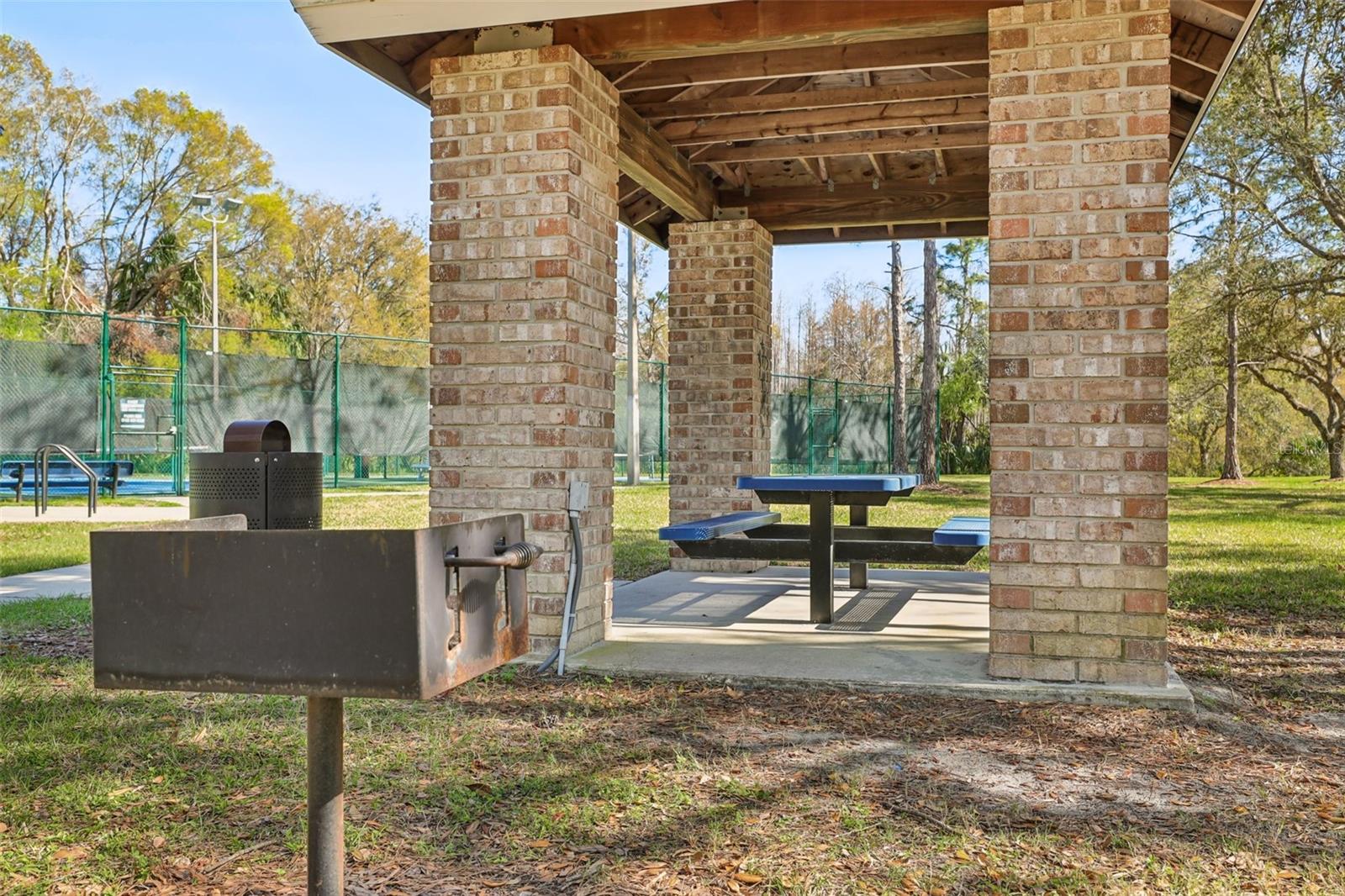 Listing photo id 35 for 18122 Antietam Court