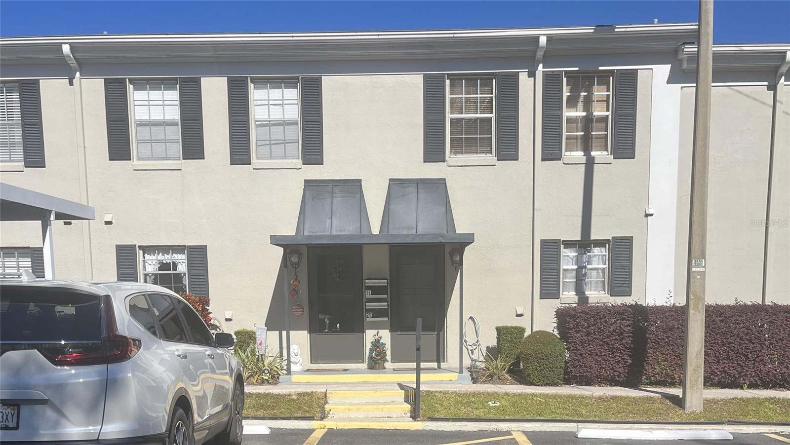 Details for 689 Lake Howard Drive Nw 1e, WINTER HAVEN, FL 33880