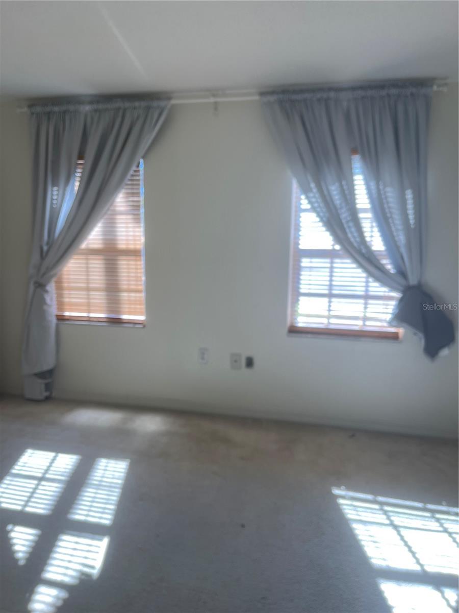 Image 4 of 10 For 689 Lake Howard Drive Nw 1e