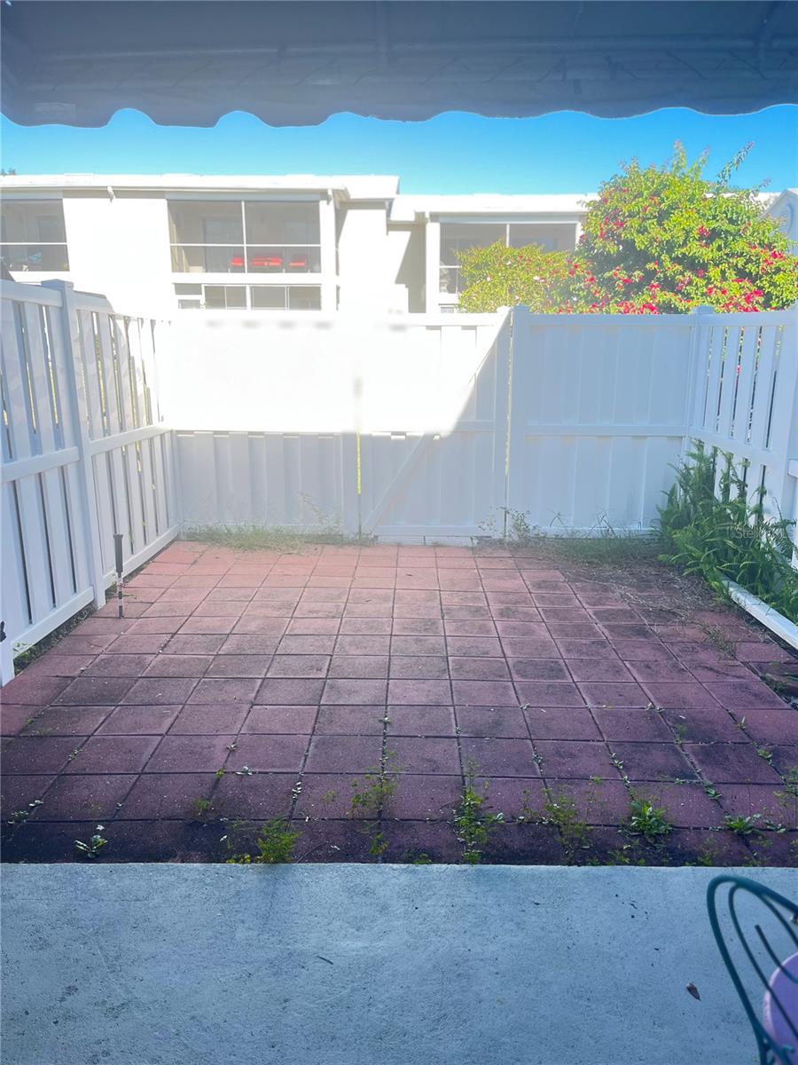 Image 6 of 10 For 689 Lake Howard Drive Nw 1e