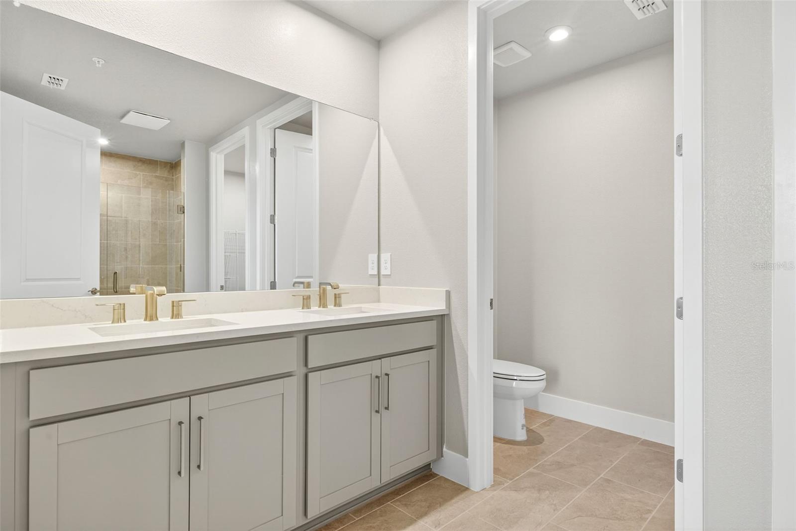Image 17 of 27 For 17420 Moonflower Drive 102