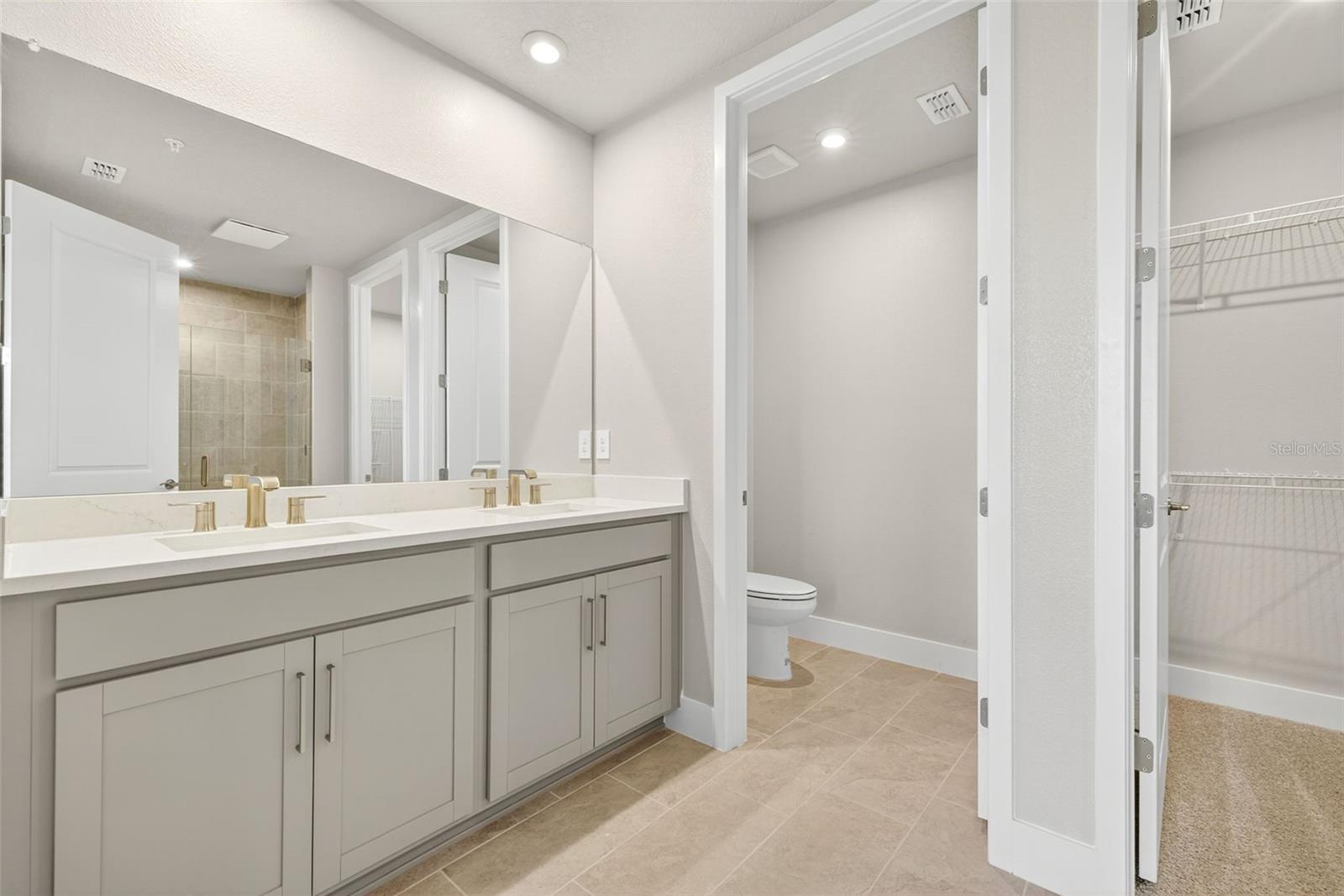 Image 18 of 27 For 17420 Moonflower Drive 102