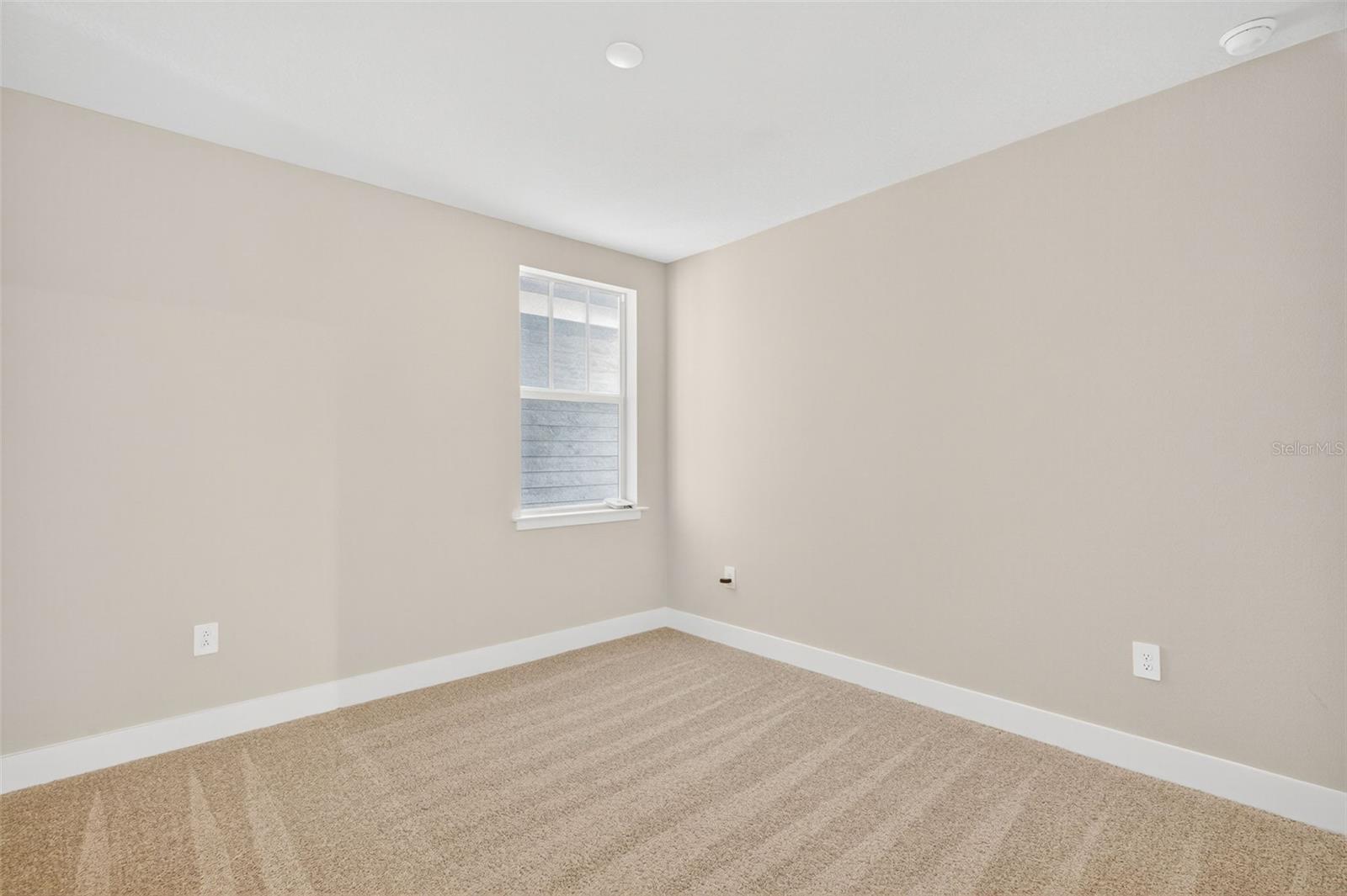 Image 21 of 27 For 17420 Moonflower Drive 102
