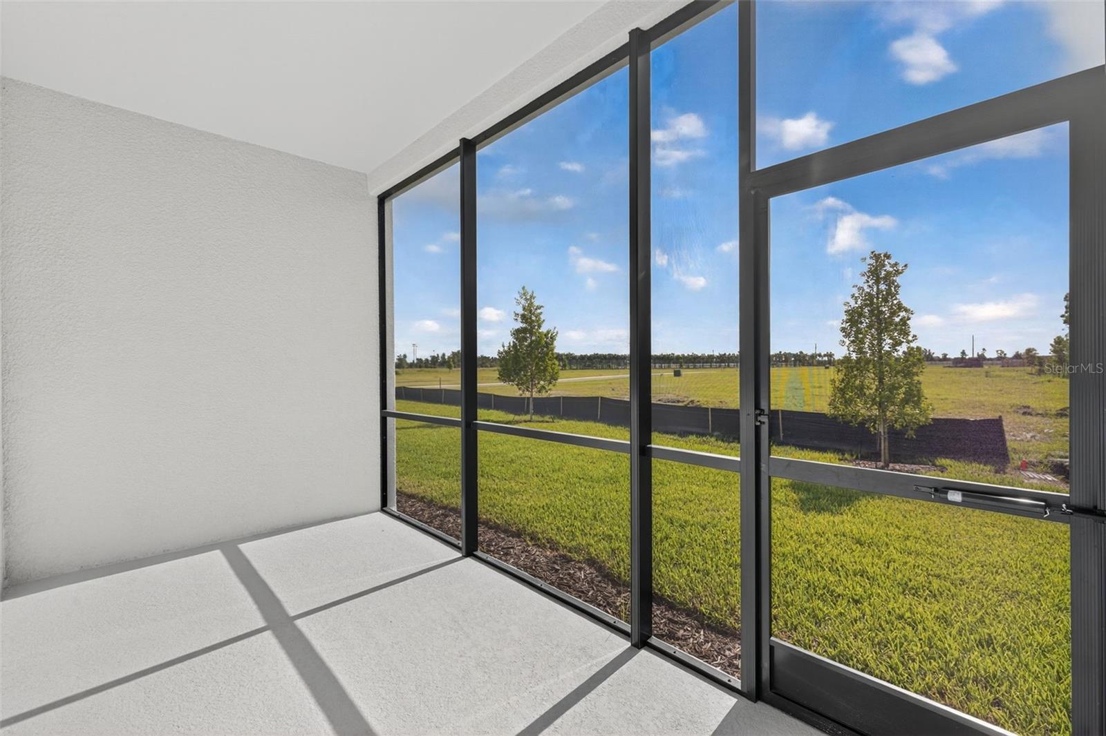 Image 24 of 27 For 17420 Moonflower Drive 102