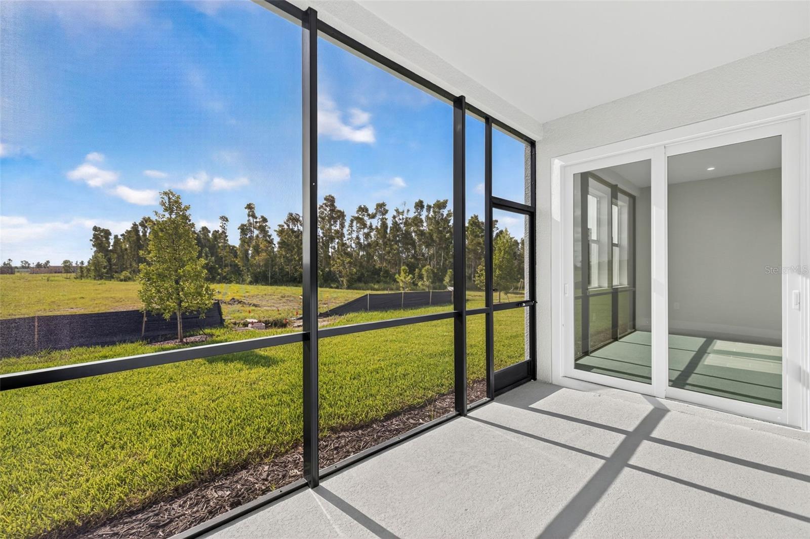 Image 25 of 27 For 17420 Moonflower Drive 102