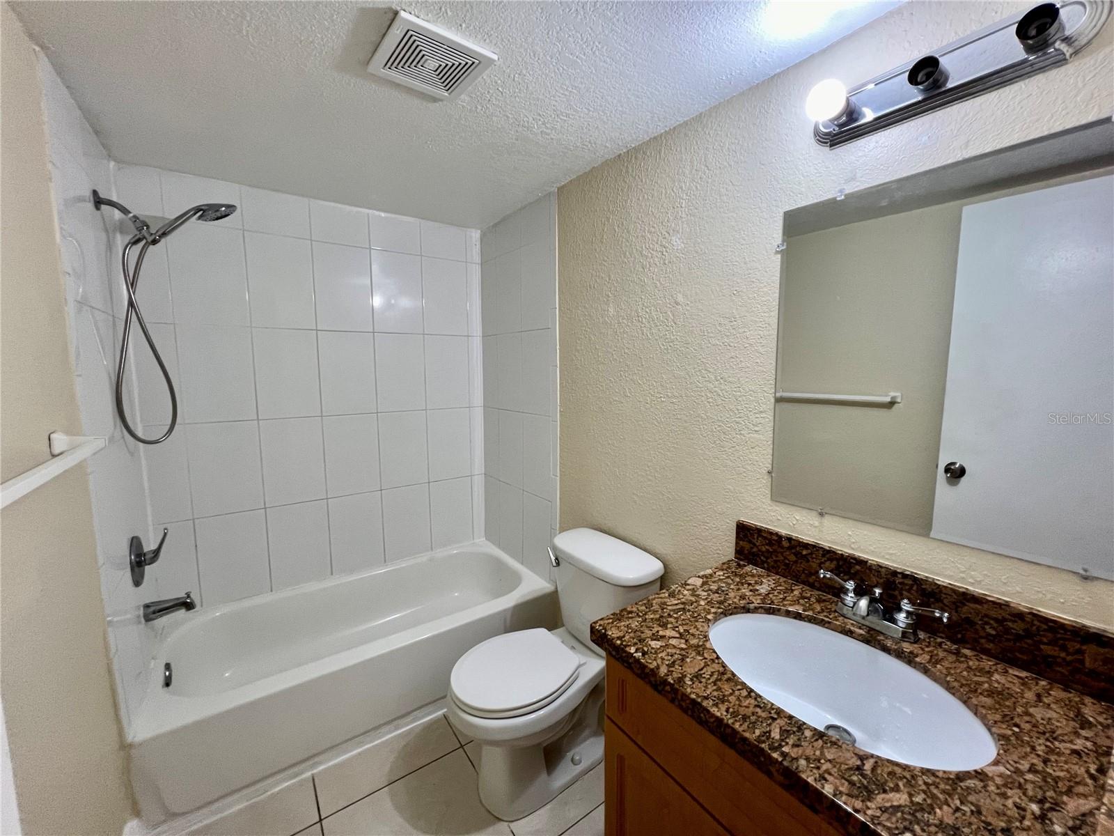 Listing photo id 9 for 5221 Bayshore Boulevard 29