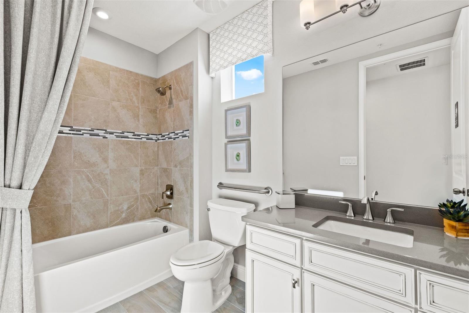 Image 14 of 27 For 17420 Moonflower Drive 101
