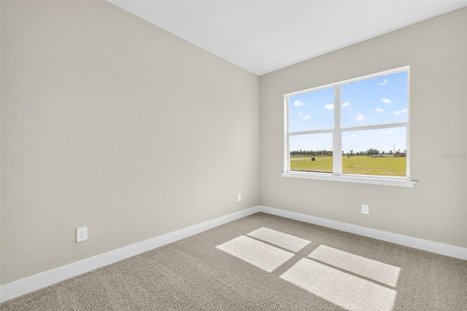 Image 19 of 27 For 17420 Moonflower Drive 101