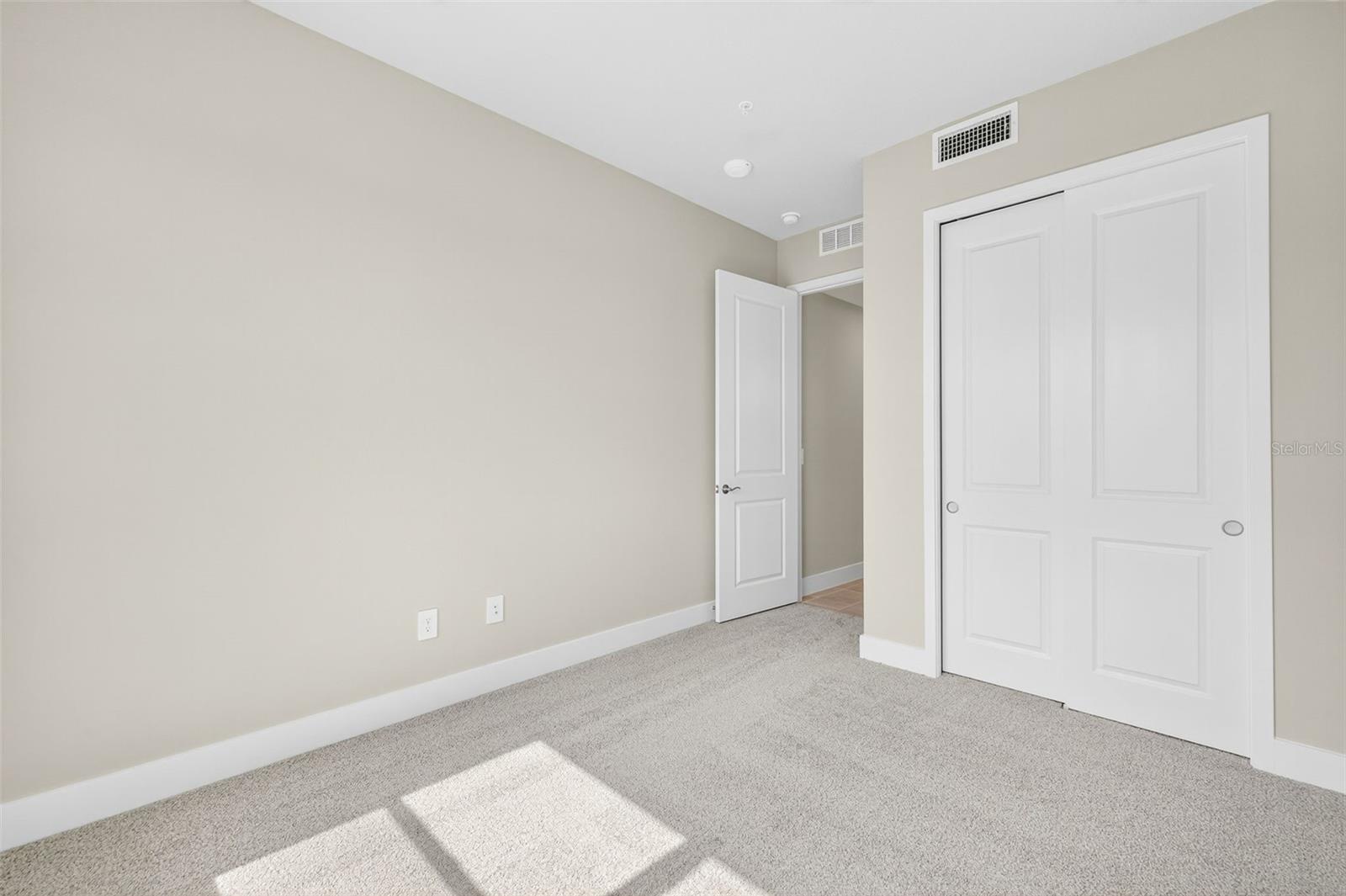 Image 20 of 27 For 17420 Moonflower Drive 101