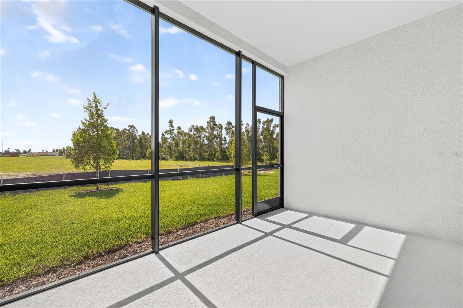 Image 25 of 27 For 17420 Moonflower Drive 101