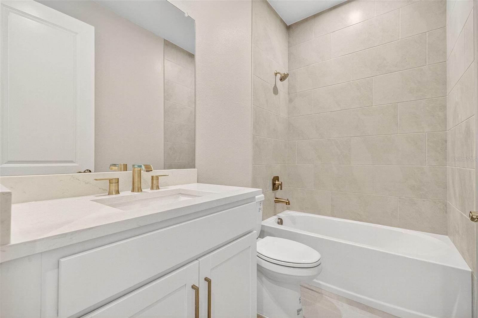 Image 21 of 25 For 17420 Moonflower Drive 202