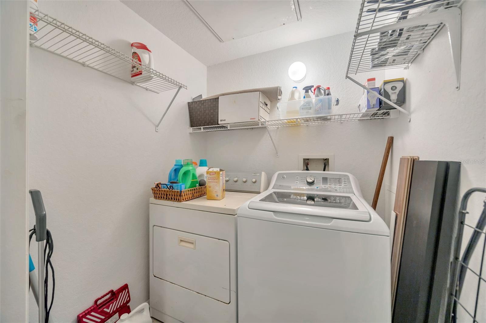 Image 22 of 40 For 2320 Azeele Street 317