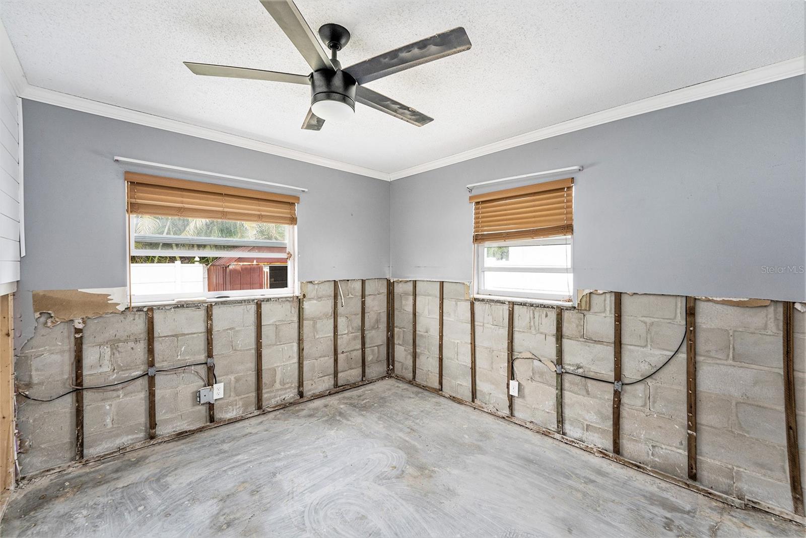 Listing photo id 15 for 1819 Shore Acres Boulevard Ne