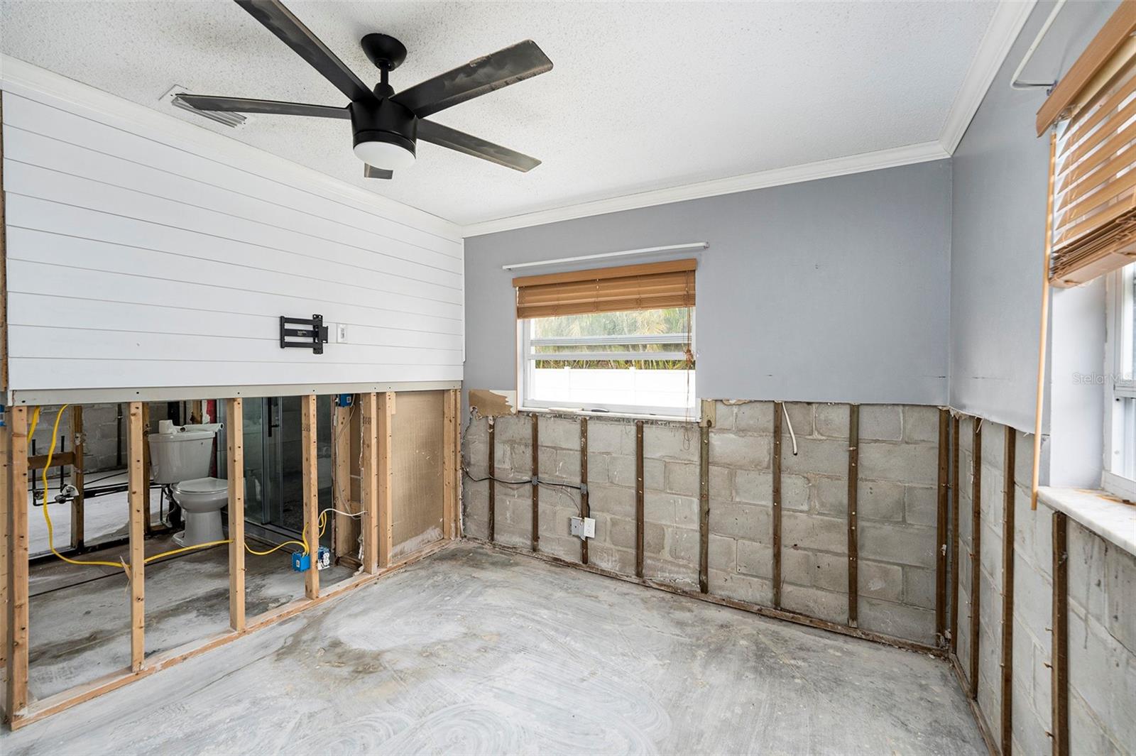 Listing photo id 16 for 1819 Shore Acres Boulevard Ne