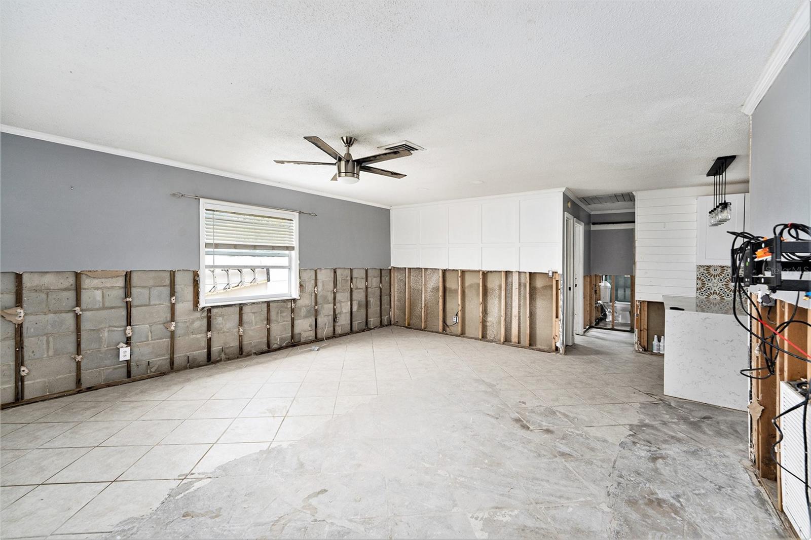 Listing photo id 4 for 1819 Shore Acres Boulevard Ne