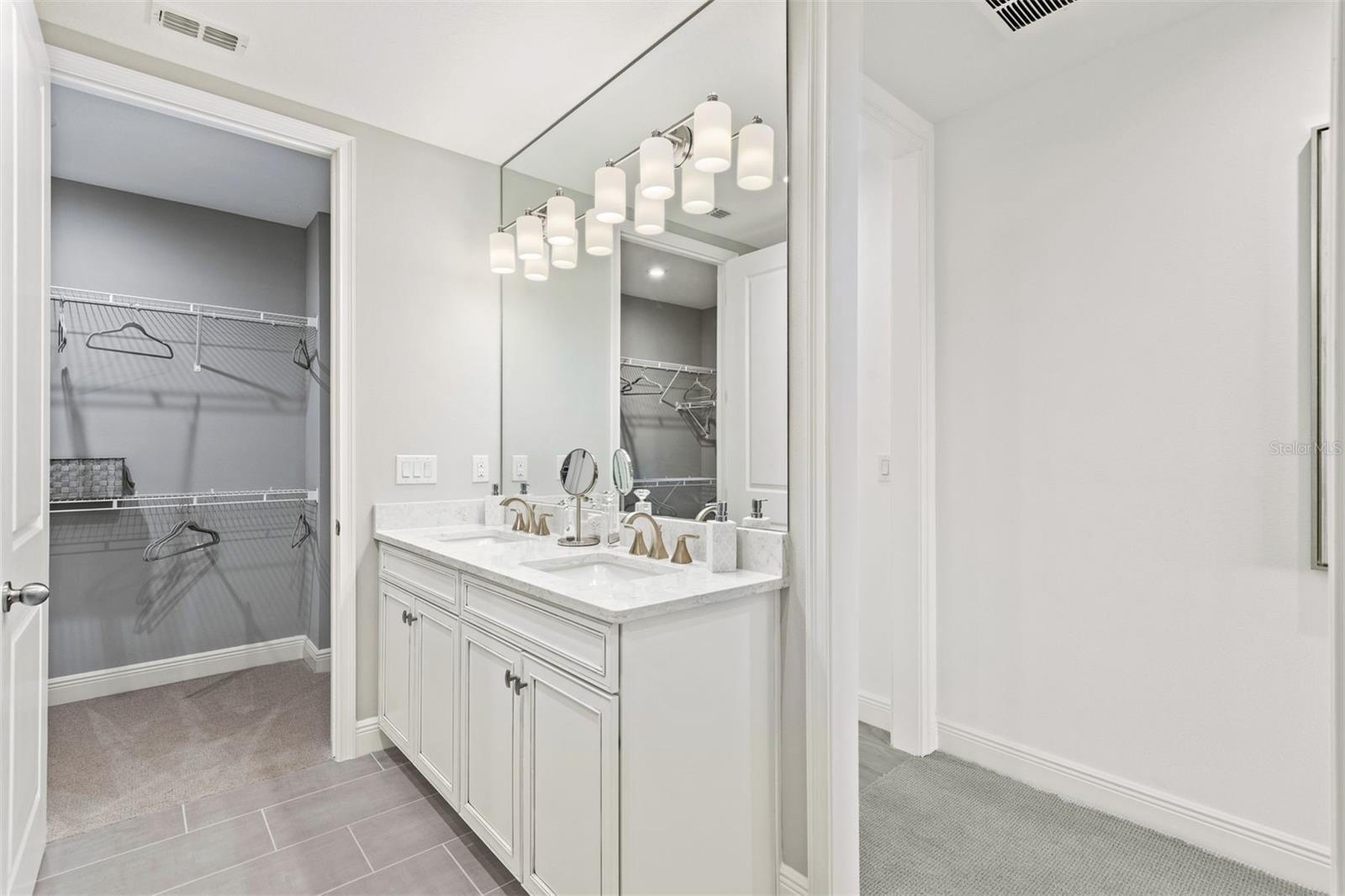 Image 12 of 31 For 17420 Moonflower Drive 103