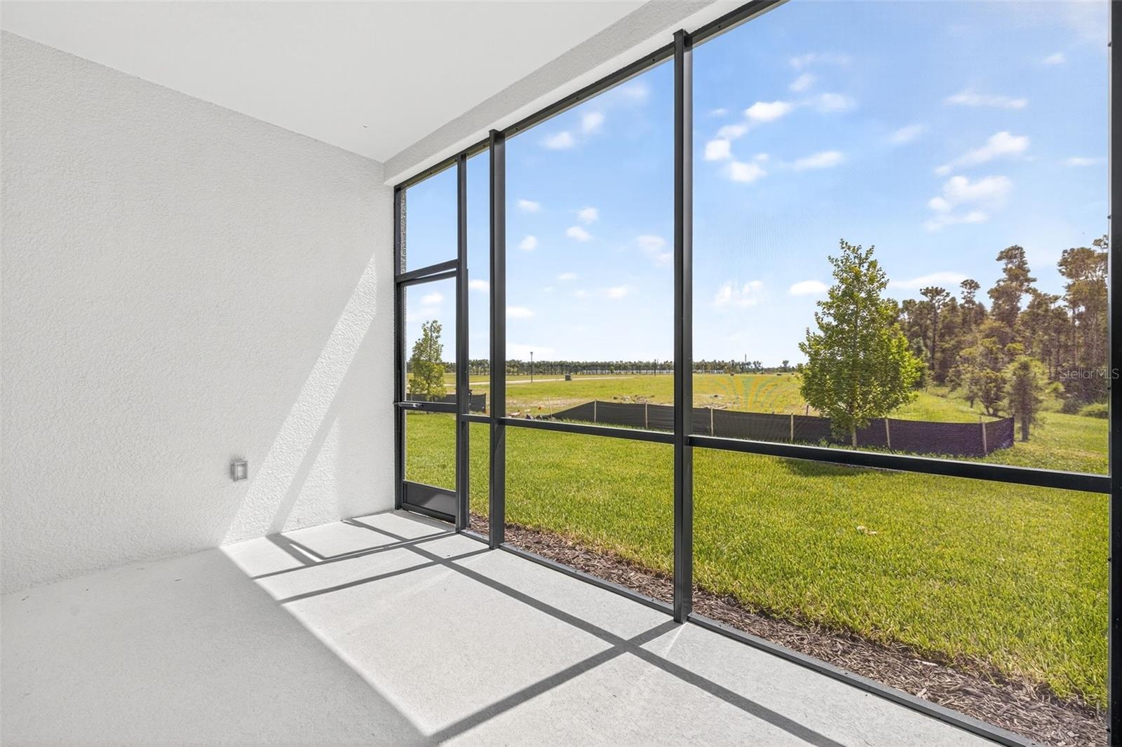 Image 28 of 31 For 17420 Moonflower Drive 103