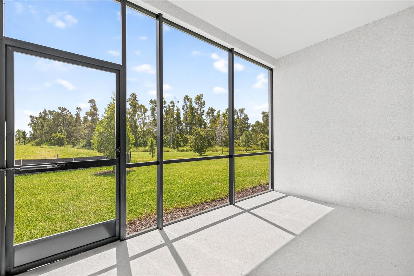 Image 29 of 31 For 17420 Moonflower Drive 103