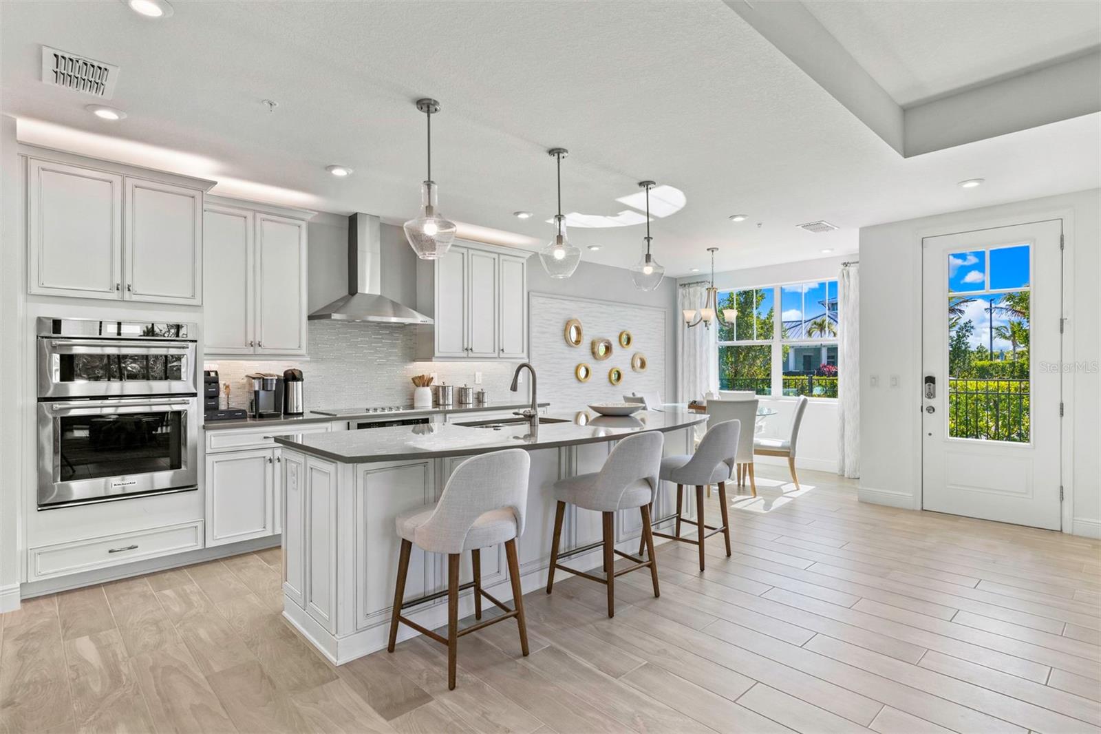 Image 6 of 31 For 17420 Moonflower Drive 103