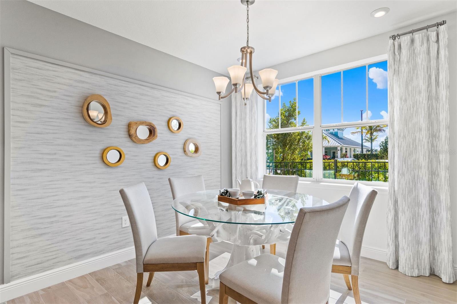 Image 7 of 31 For 17420 Moonflower Drive 103