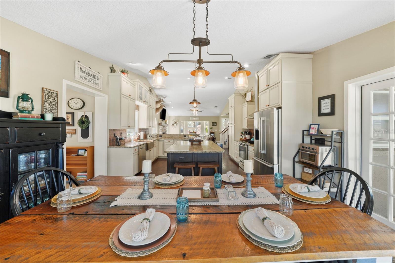 Listing photo id 10 for 808 Old Welcome Road